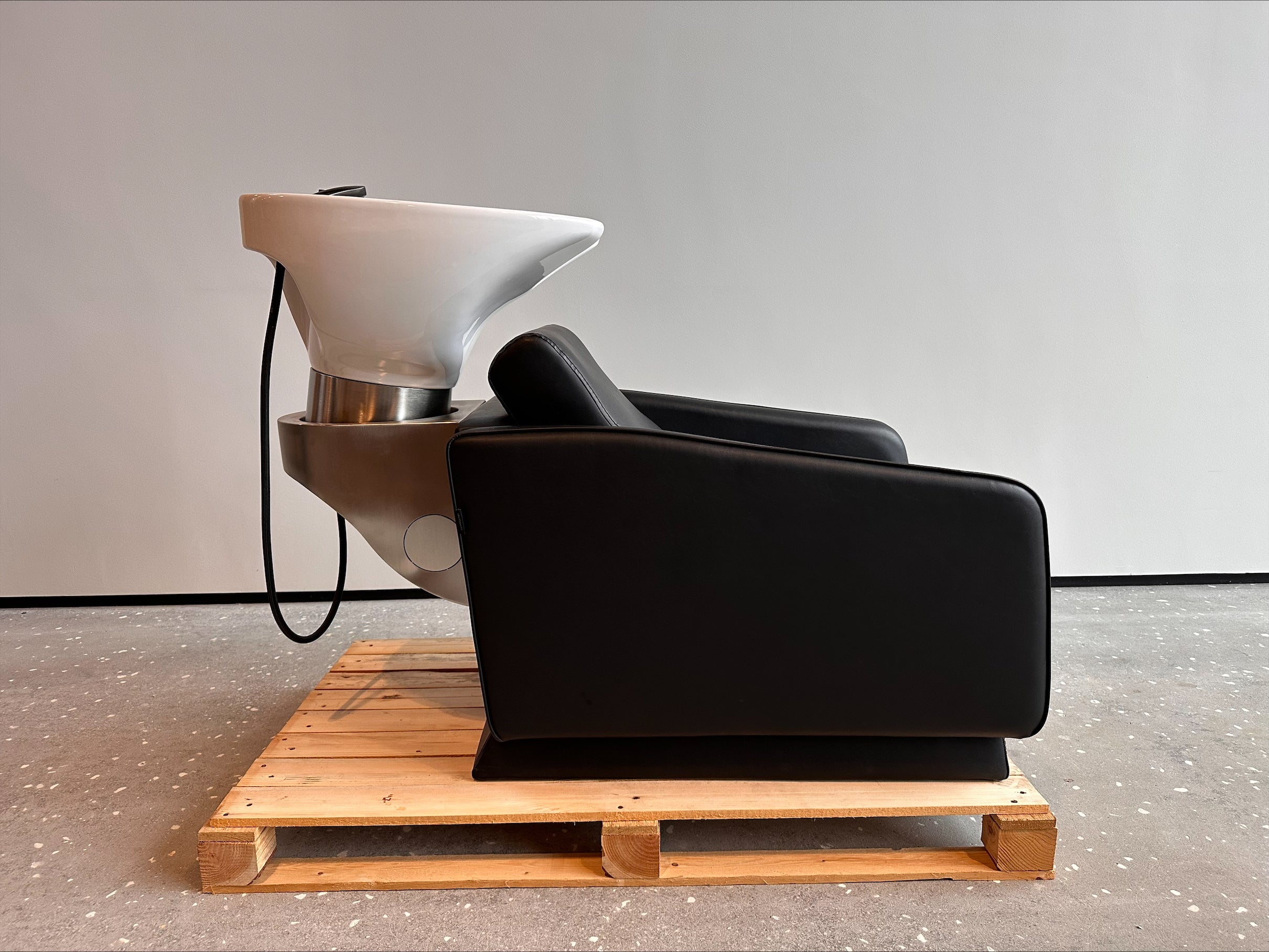 Zippy - Sort vaskestol - Hvid kumme DEMO model